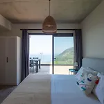 Notos Club فيلة