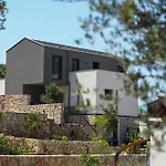 Notos Club فيلة