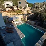 Villa Notos Club