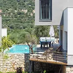 Villa Notos Club *