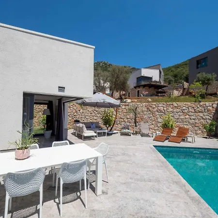 Notos Club カシュ